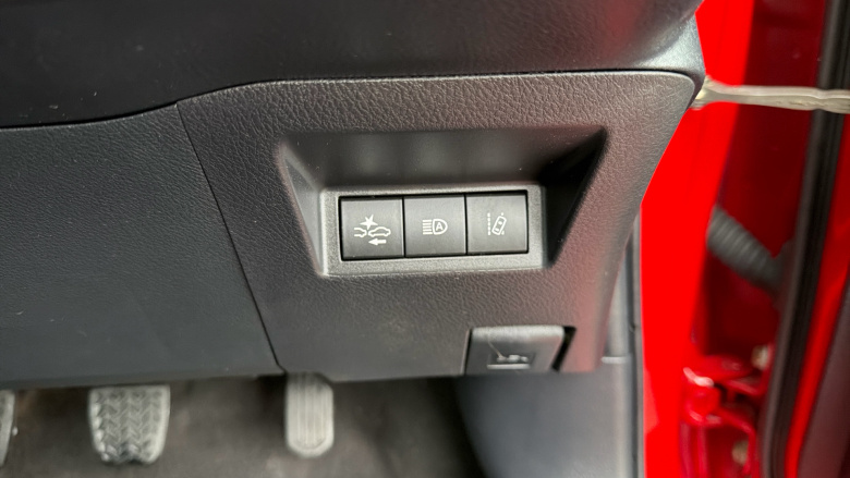 Toyota Yaris 1.5 VVT-i Icon Tech 5dr Petrol Hatchback